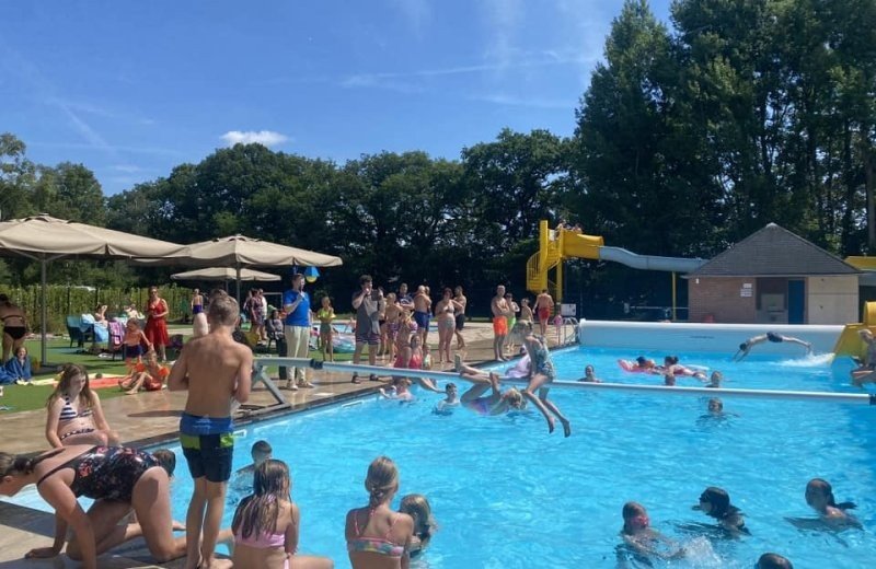 Zwembad 65f0527a4fc15